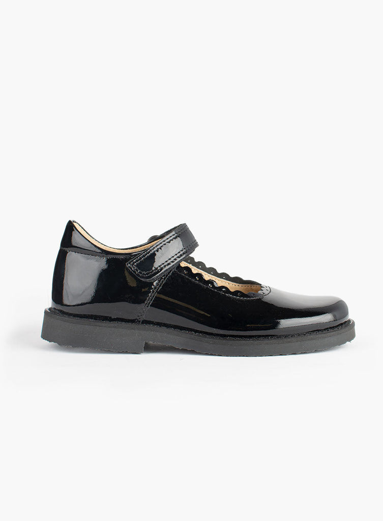 Hampton Classics Etta Girls School Shoes in Black Patent Trotters