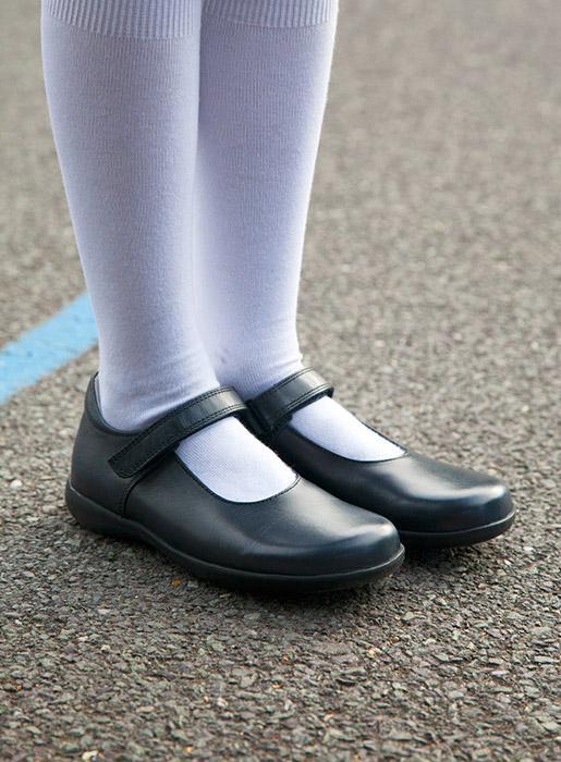 Hampton Classics Emily Girls School Shoes in Black Trotters