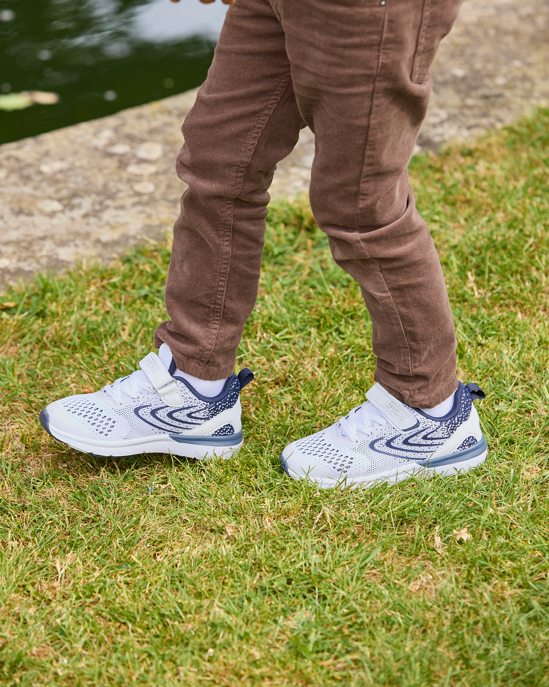 Hampton Sport Trainers Hampton Sport Bolt Trainers in White/Navy