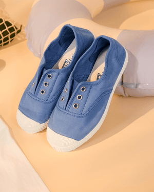 Hampton Canvas Canvas Shoes Hampton Canvas Plum Plimsolls in Cornflower