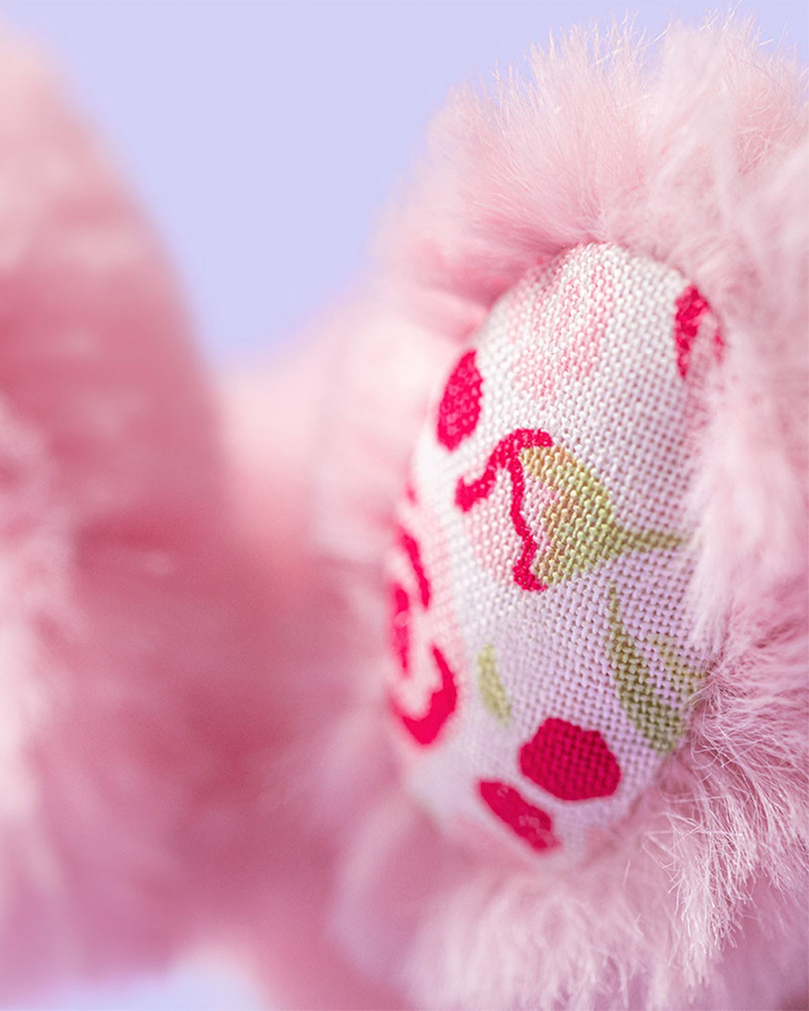  Blushkin Blossom Bunny バッグチャーム Jellycat Blushkin Blossom Bunny Bag Charm | Trotters London