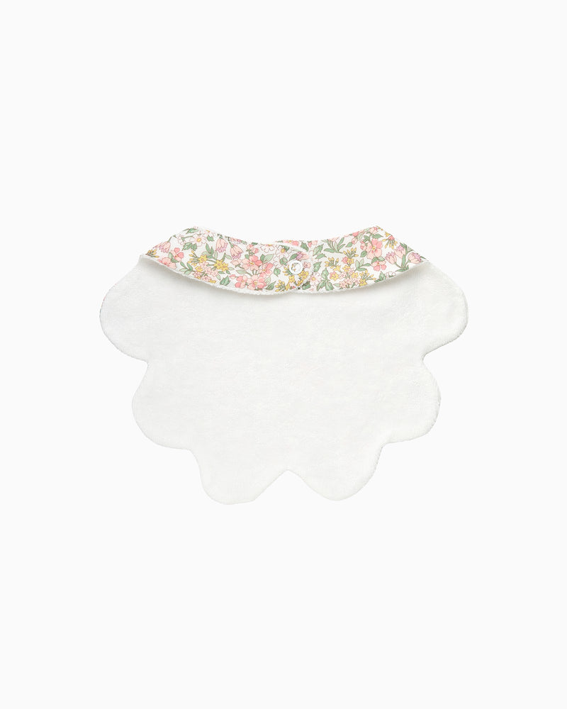 Lapinou Bib Scalloped Bib in Nazanin