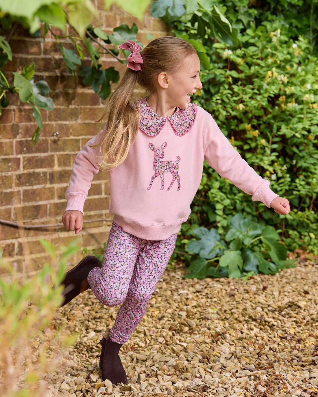 Lily Rose Sweatshirt Fawn Sweatshirt in Chive