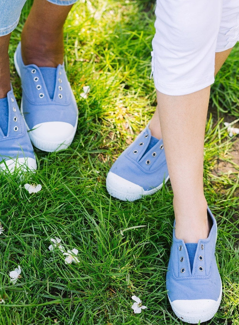 Hampton Canvas Canvas Shoes Hampton Canvas Plum Plimsolls in Cornflower