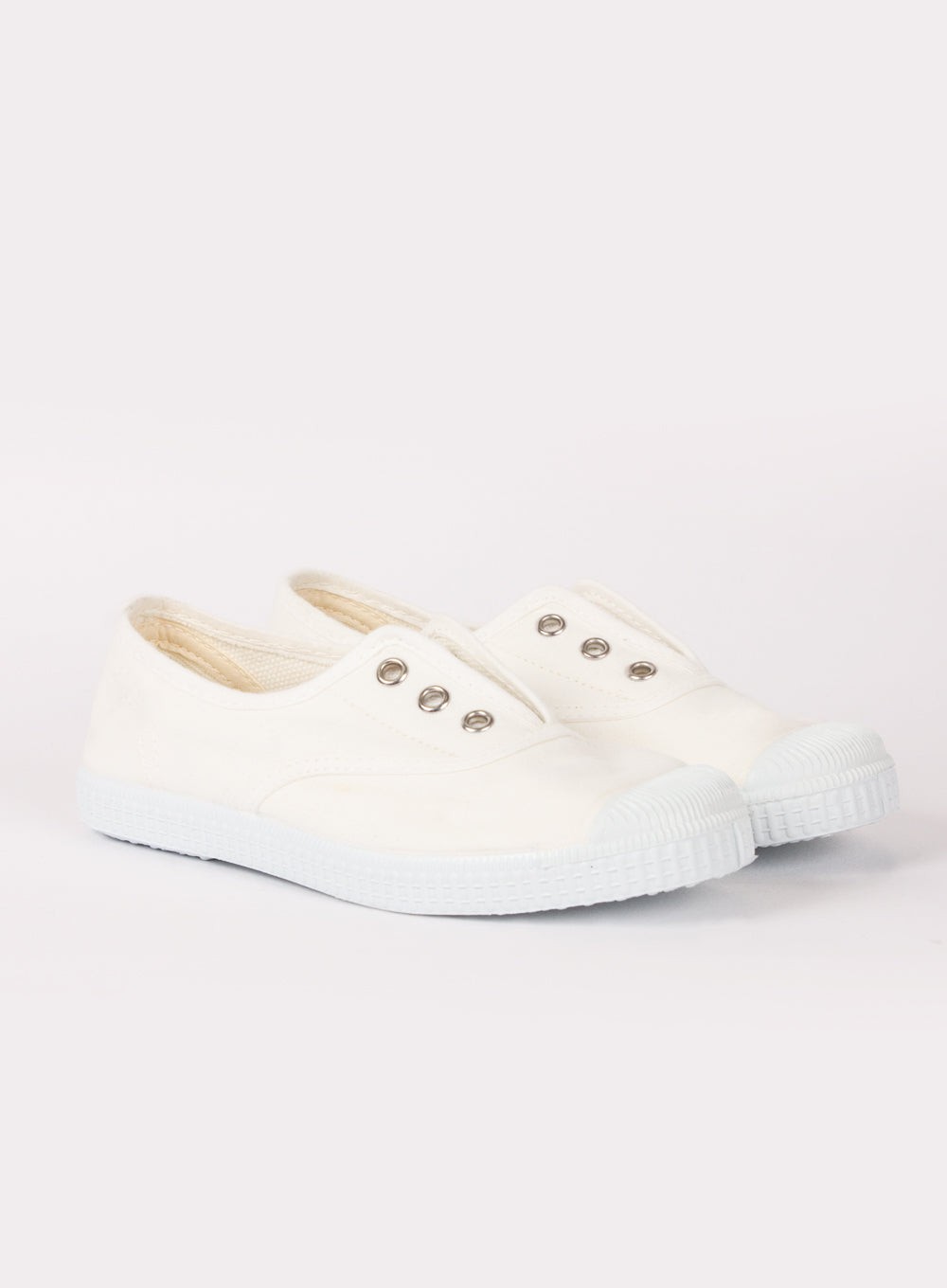 Hampton Canvas Plum Plimsolls in White | Trotters Childrenswear