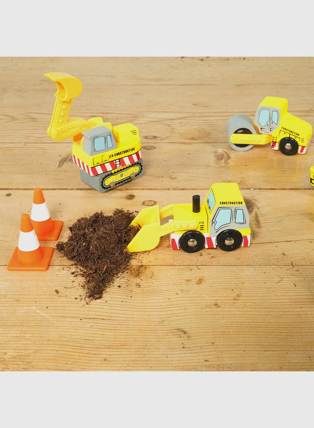 Le Toy Van Toy Construction Cars - Trotters Childrenswear