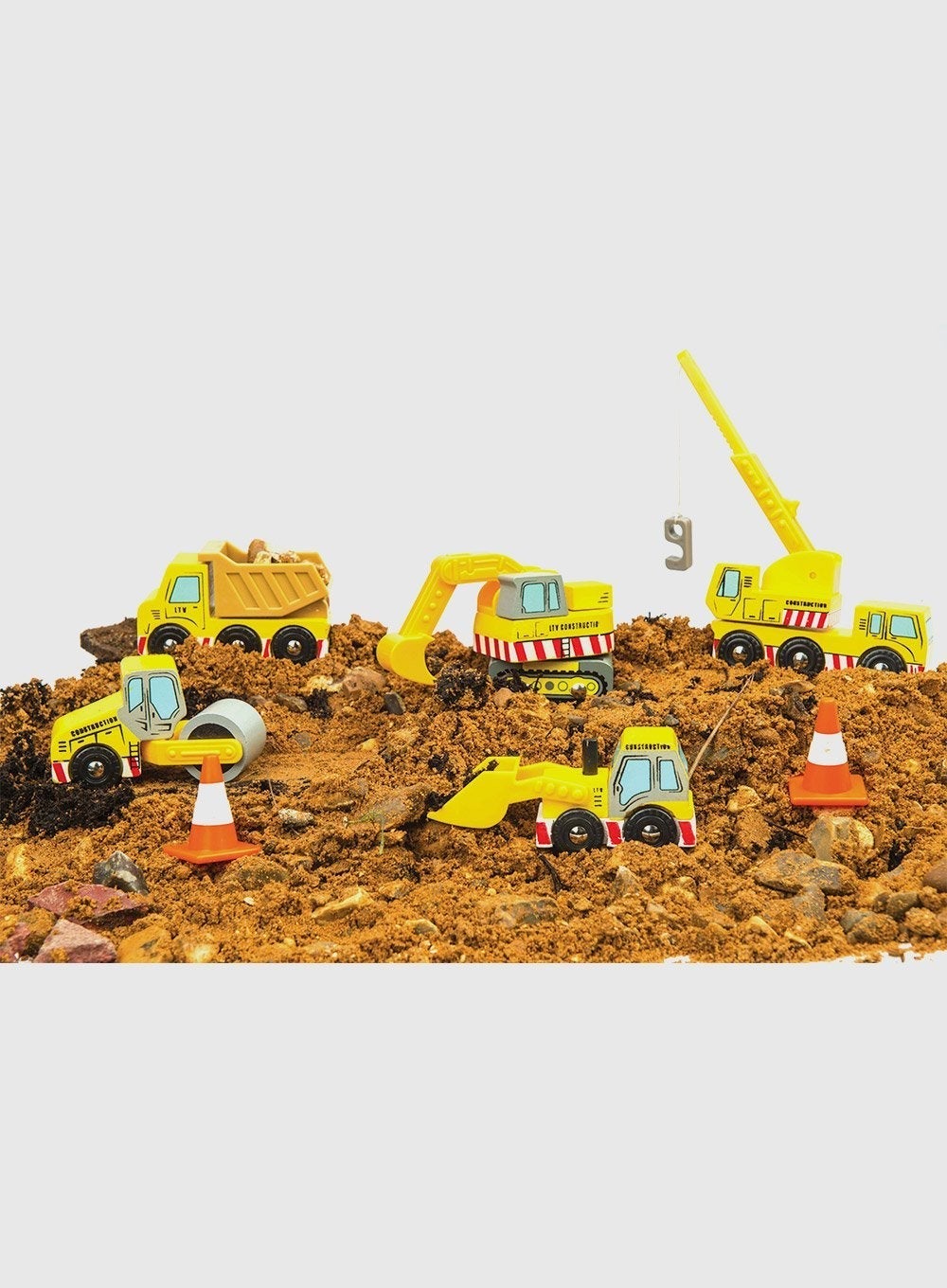 Le Toy Van Toy Construction Cars